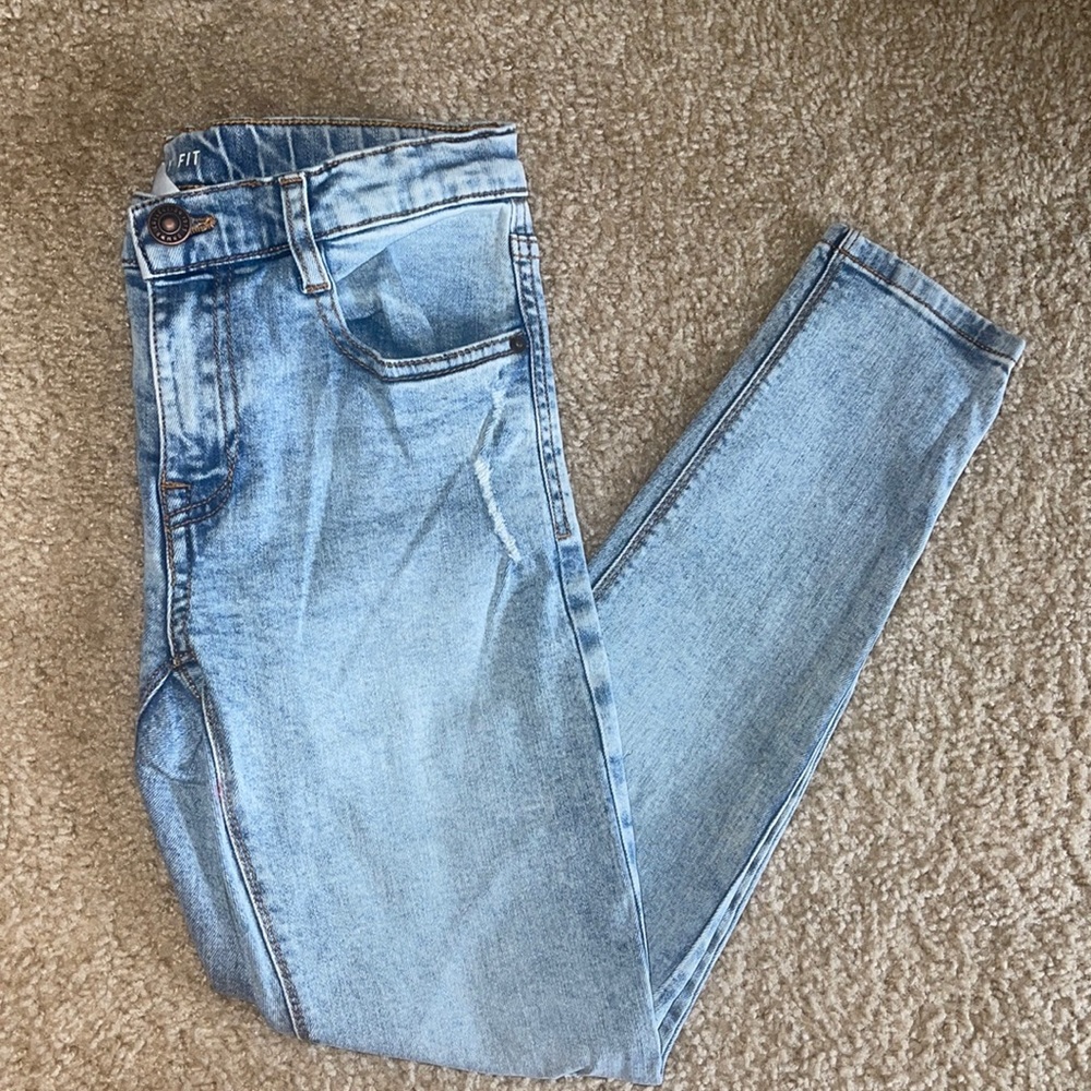 Zara skinny fit light wash jeans!